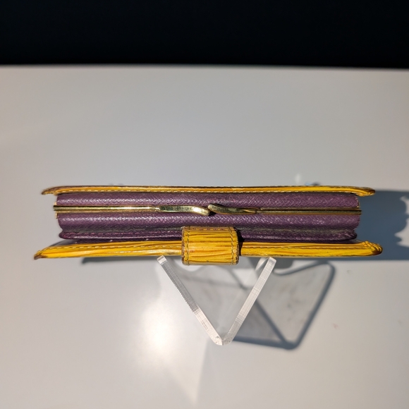 Authentic Louis Vuitton Yellow Epi Leather Kisslock Wallet - Picture 4 of 14